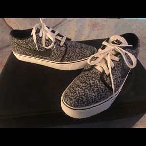 Nike Toki Low 631697-001